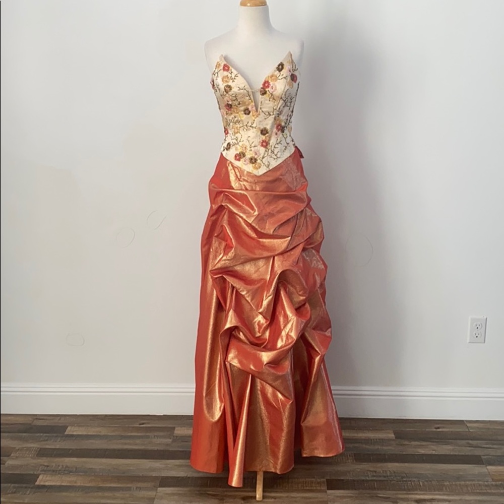 Hot hot dress 🍊